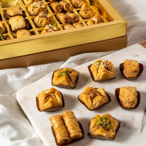 Assorted Turkish Baklava Gift Box - 25 pieces