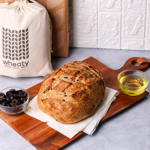 Olive Sour with Herbs Bread