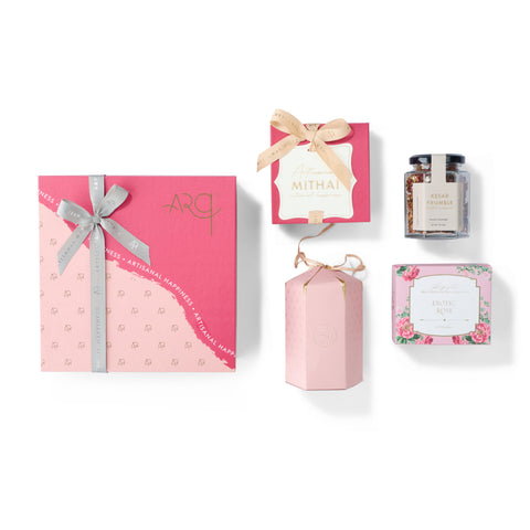 Small Pink Close Hamper (Delivered Separately Next Day)